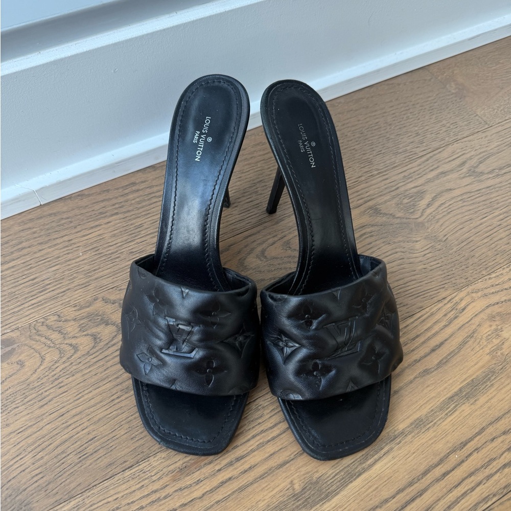 Louis Vuitton Black Heeled Shoes Elegant Design